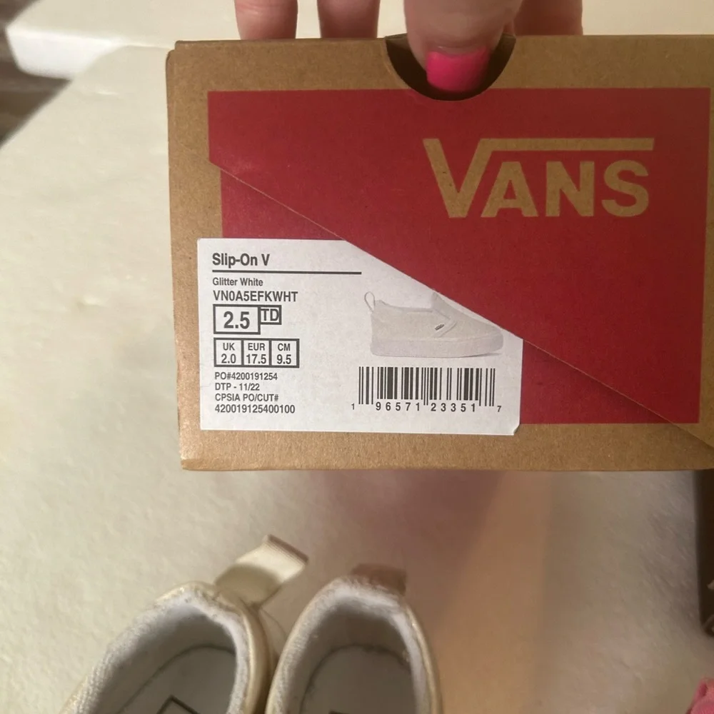 Converse and vans girls shoe bundle pink white glitter sneakers size 2 & 2.5
